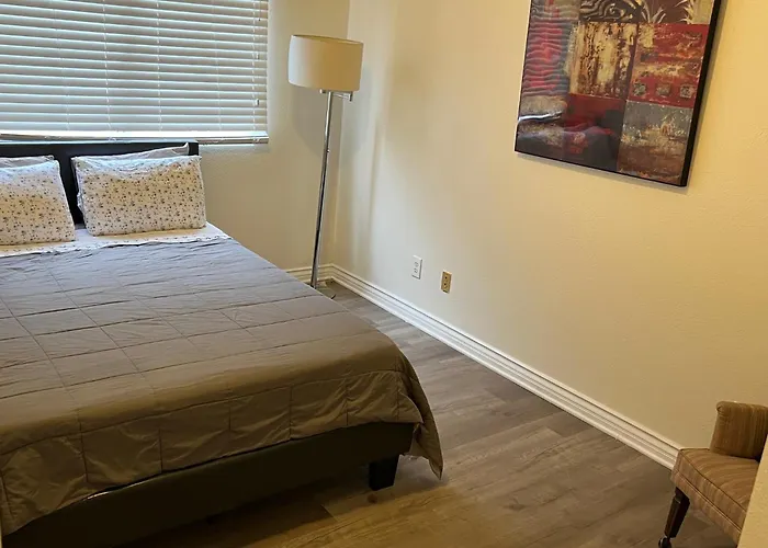 2Bedroom & 1Bath Home Near Universal Studio & Hollywood